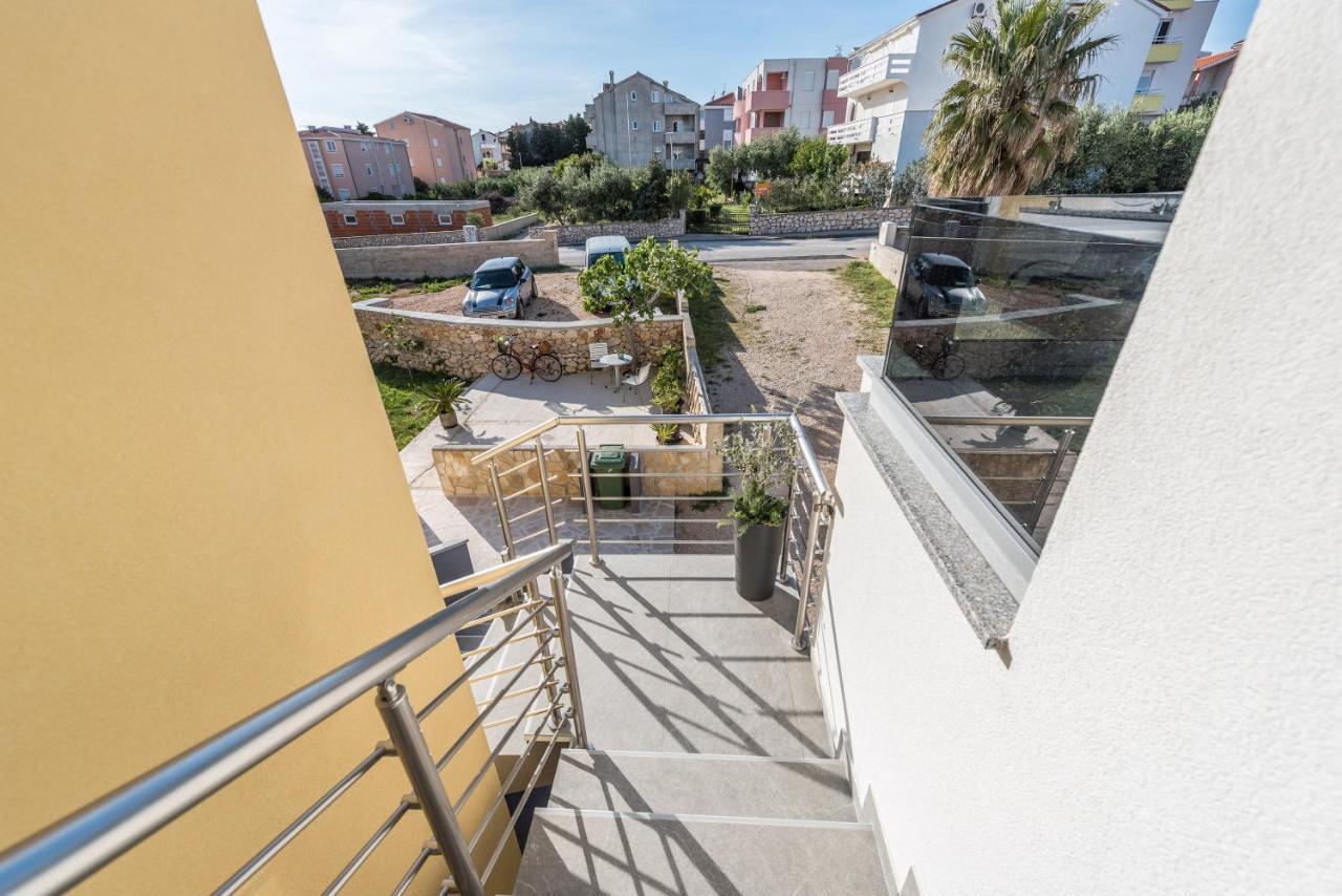 Apartments Yellow Novalja Exterior photo