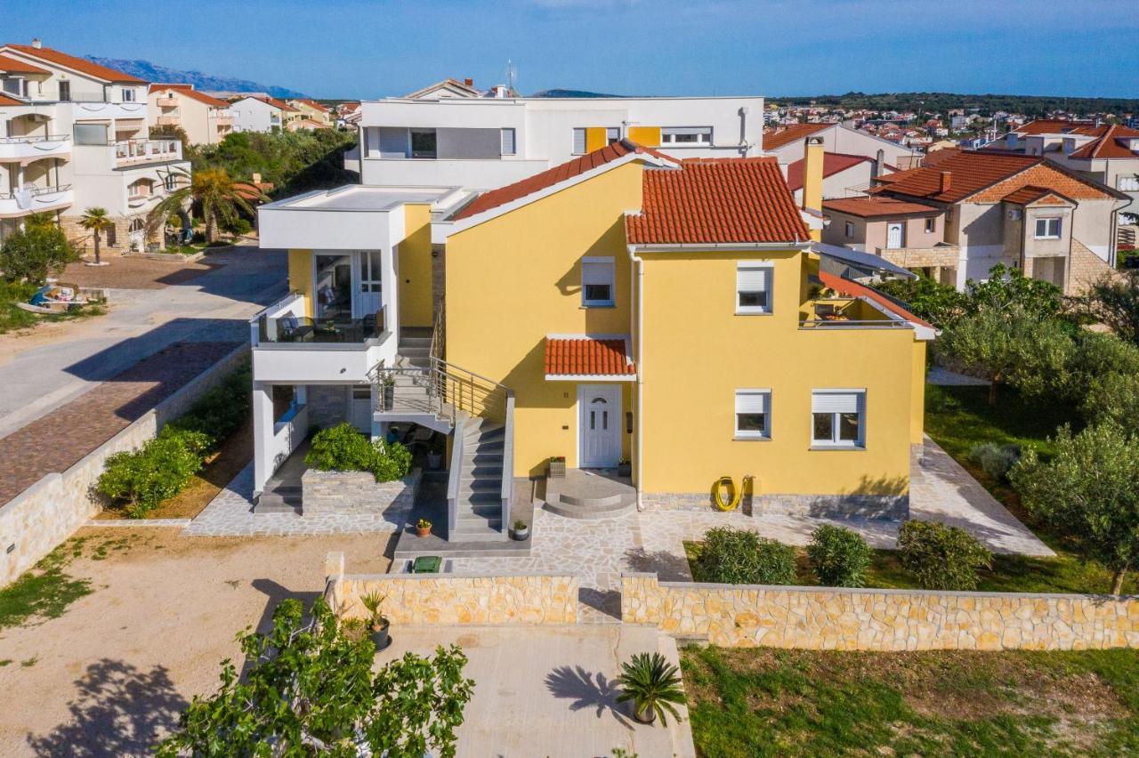 Apartments Yellow Novalja Exterior photo